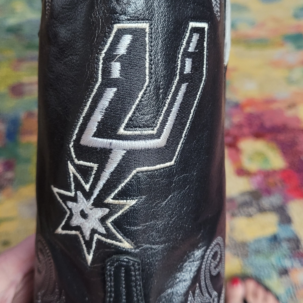 Lucchese Woman's NEW Black Boots size 8B with San Antonio Spurs Logo Embroidered - Picture 6 of 16